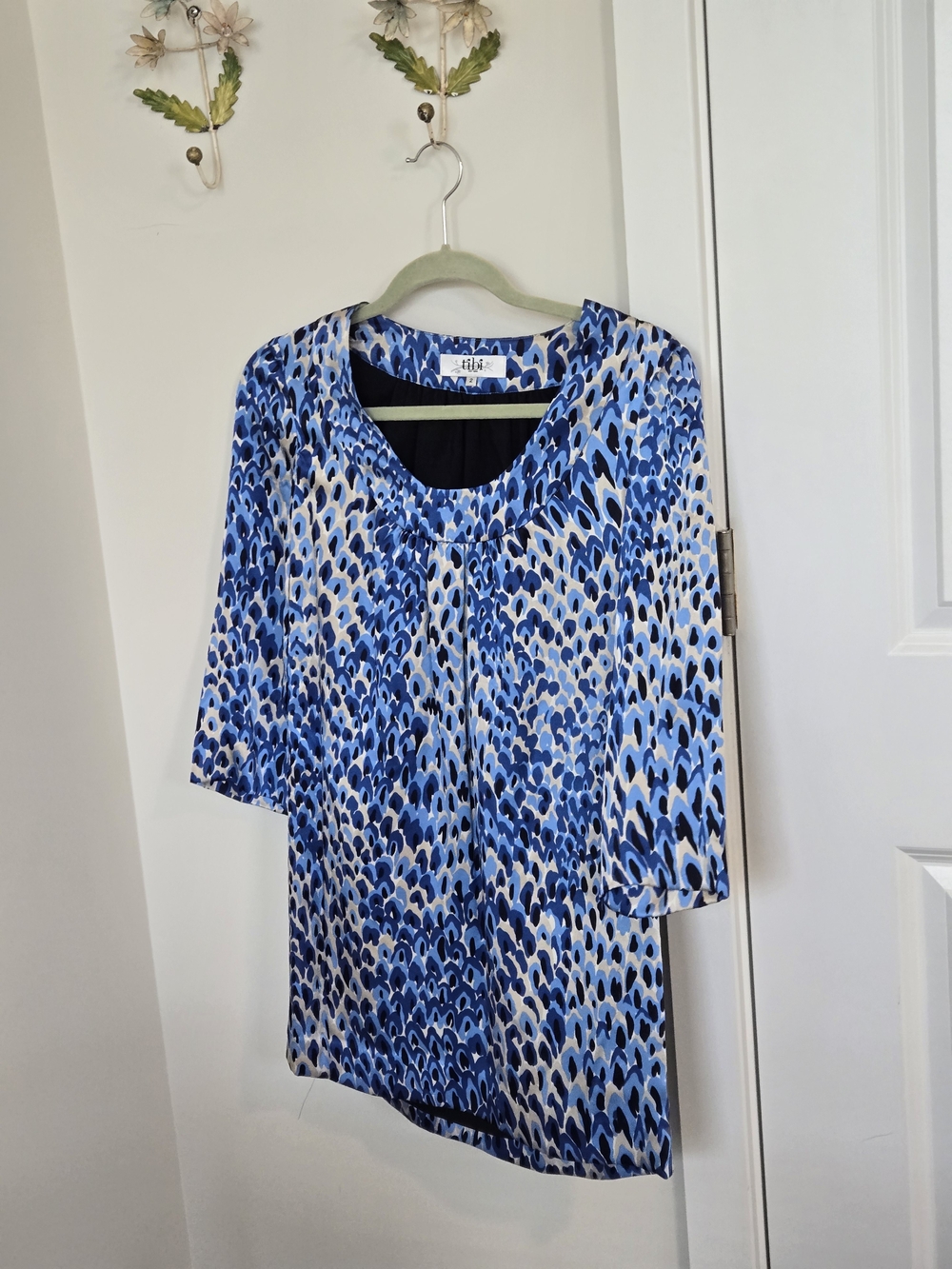 Tibi silk Blue and black leopard printed Scoop Neck 3/4 Sleeve mini dress.